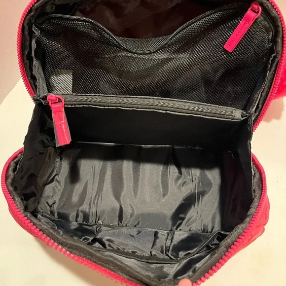 NWT Betsy Johnson Hot Pink Quilted Heart Bag - Picture 8 of 16